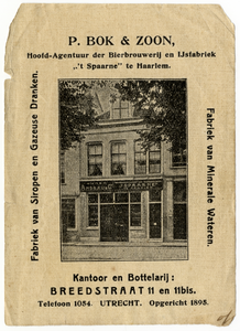 800475 Gezicht op de voorgevel van het kantoor en de bottelarij van de Fabriek van Minerale Wateren, Siropen en Gazeuse ...